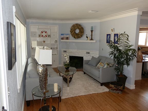 3rd image of 5600 Spruce Ave