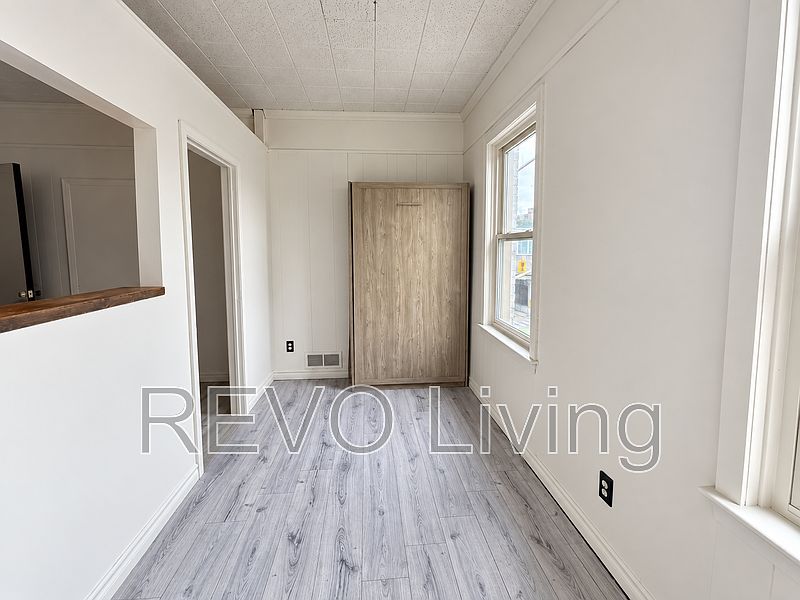 1st image of 103 John St S