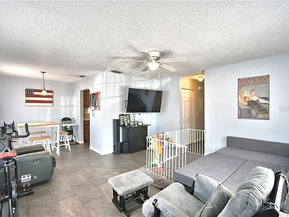 5th image of 2417 Avenue C SW