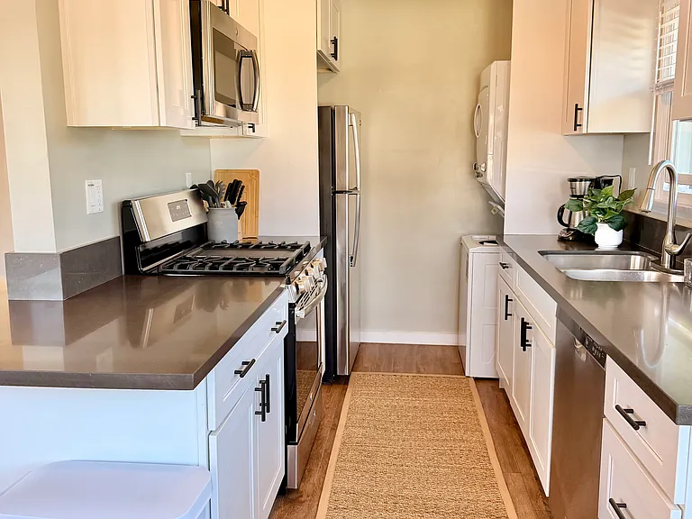 Encino Ln — Photo 16