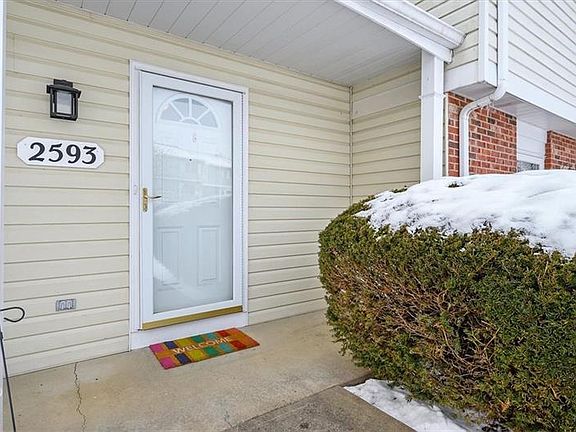 2nd image of 2593 Hawthorne Dr