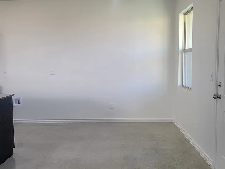 2329 Zanoletti Dr — Photo 4