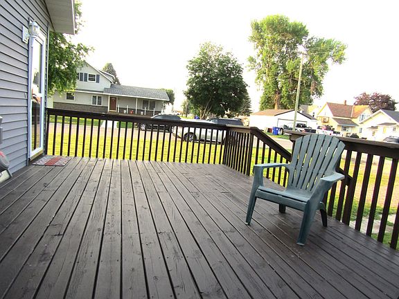 4th image of 215 7th St