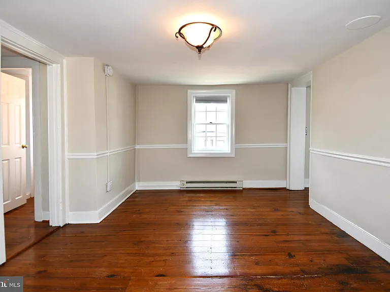 17 Apt #1 — Photo 12