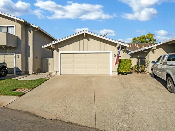 330 Donnas Ln, Hollister, CA 95023