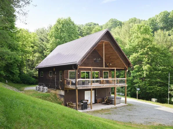 2361 Peach Bottom Rd, Independence, VA 24348