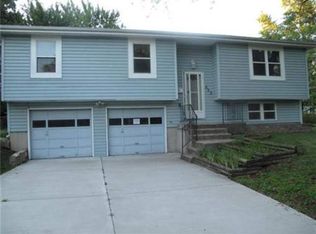 552 S Alta Ln, Olathe, KS 66061