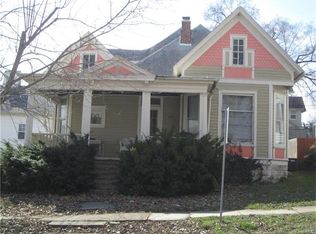 220 N Main St, Louisiana, MO 63353