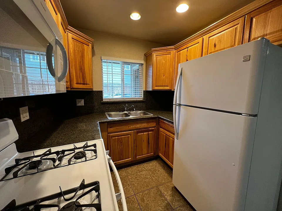 1540 Mill St
