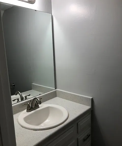 4400 Graceland Ct #4400 — Photo 9