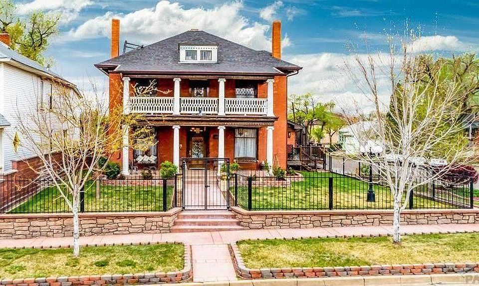 Beautiful 1876 Colonial Mansion