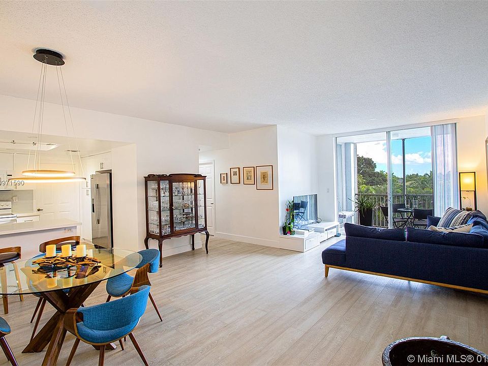 1st image of 9725 NW 52nd St APT 315