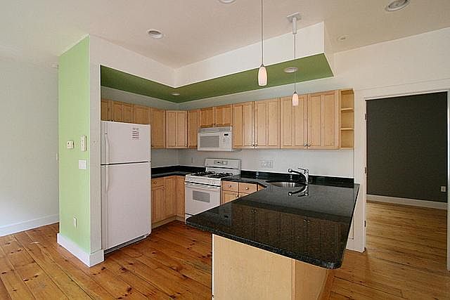 1st image of 363 Columbia St #3