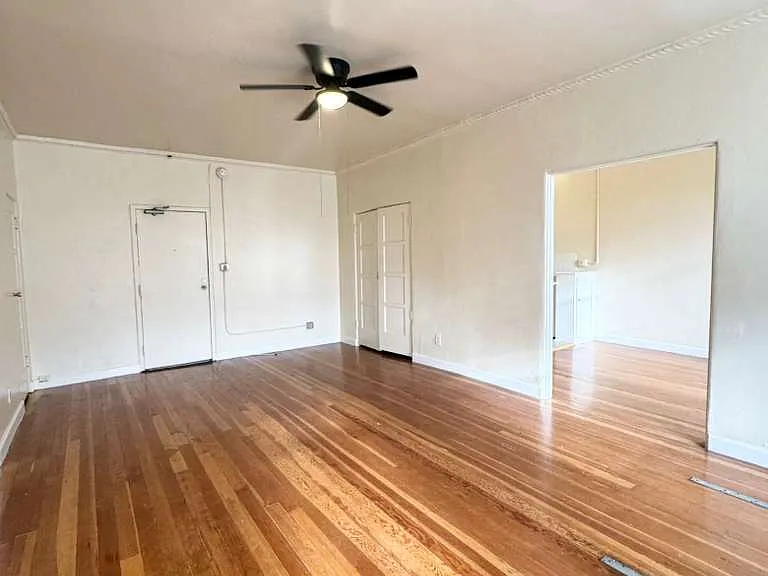 900 S Kingsley Dr #407 — Photo 2