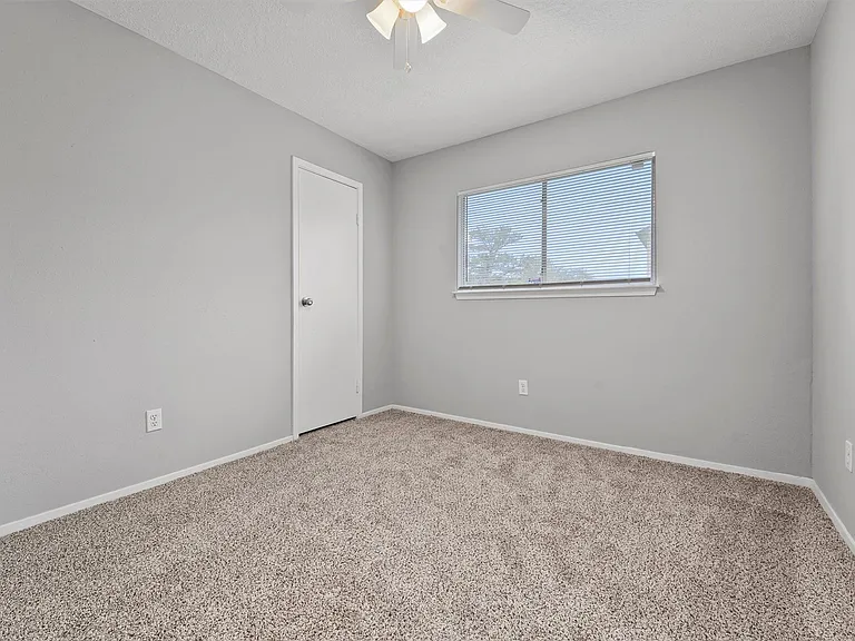 22101 Moss Falls Ln — Photo 14
