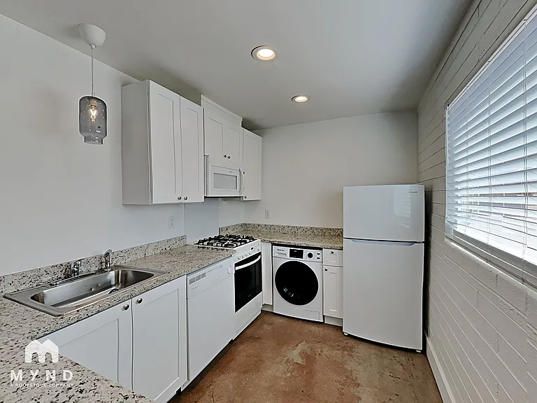 4830 E Willetta St #8 — Photo 4