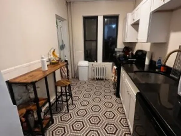 452 Park Dr, Boston, MA