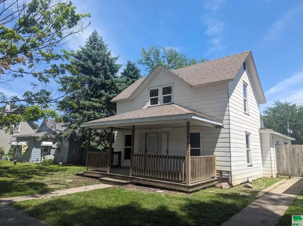 609 West St, Whiting, IA 51063