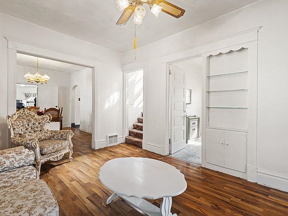 5th image of 1305 Elm St