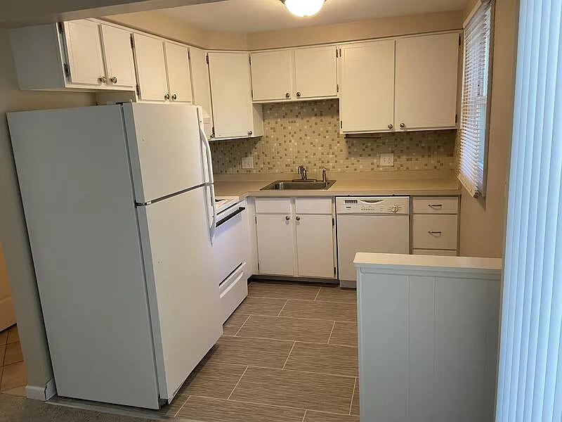 2 bed, 1.5 bath, 1065 sqft, $1,600 — Photo 1
