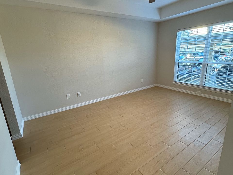 1st image of 3100 Devonshire Dr APT 101