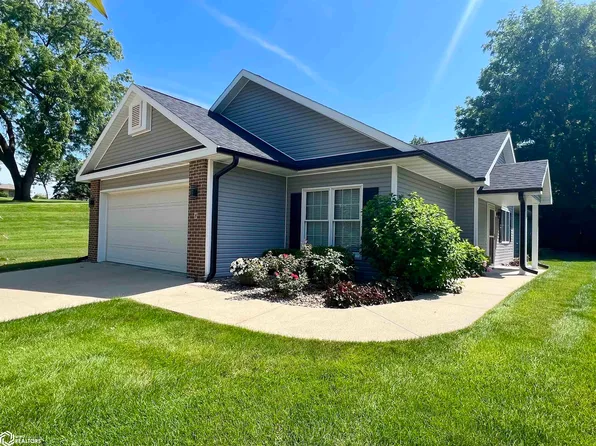 8 Chancery Ct, Newton, IA 50208