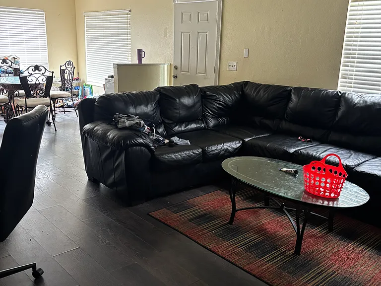 1604 Fluorshire Dr — Photo 2