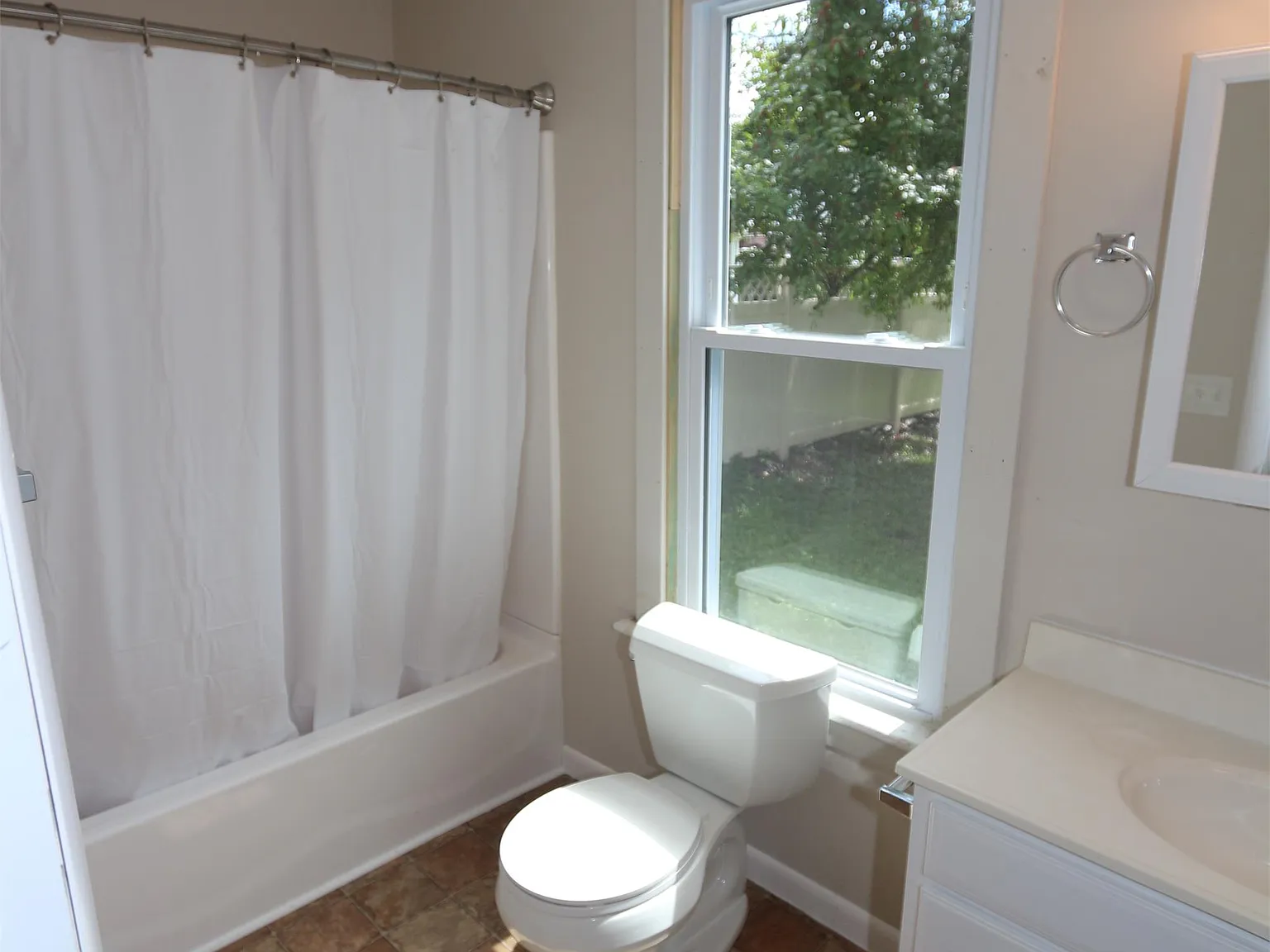 19 Franklin St — Photo 3