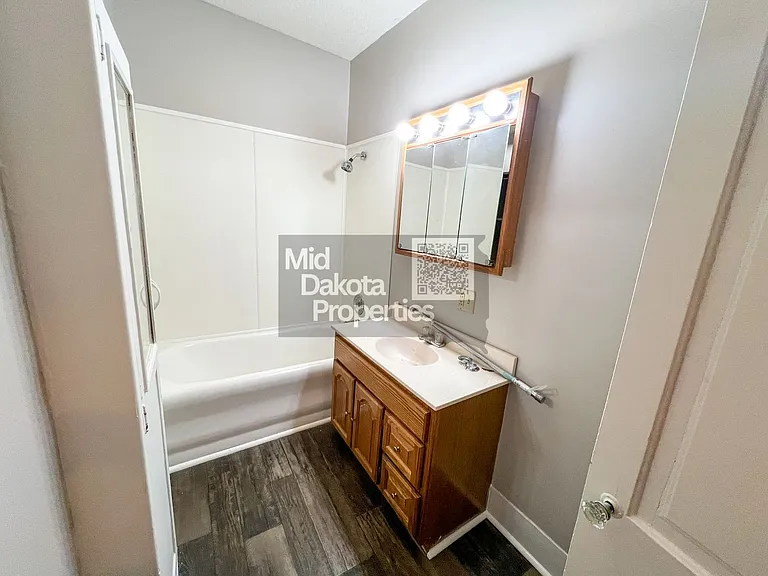 523 W 2nd Ave — Photo 15