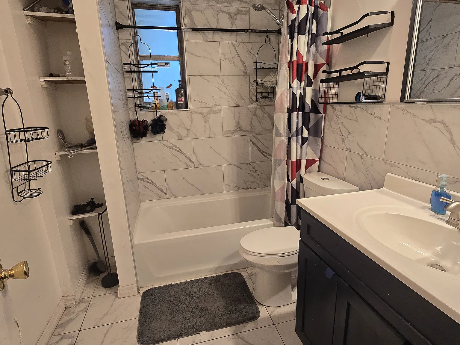 1211 W 10th St — Photo 4