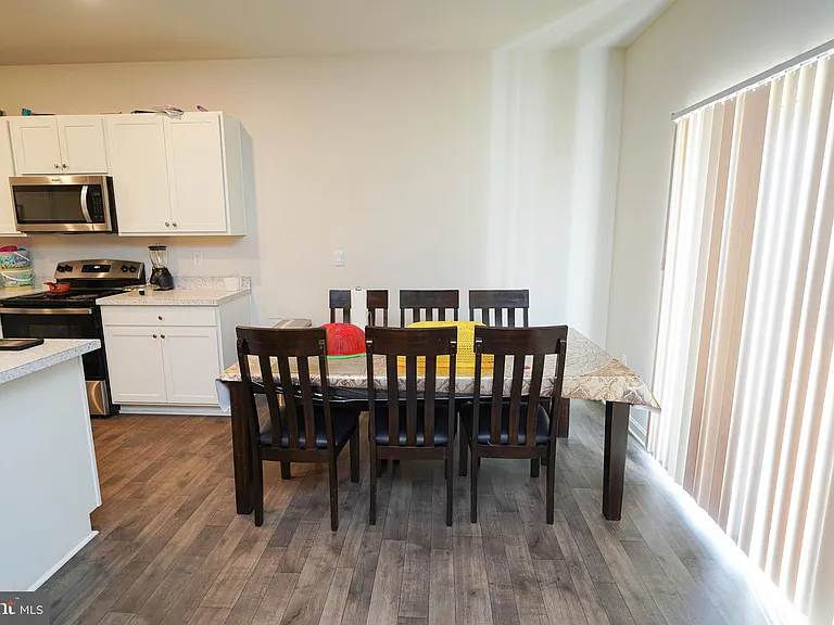 1712 Severn St — Photo 18