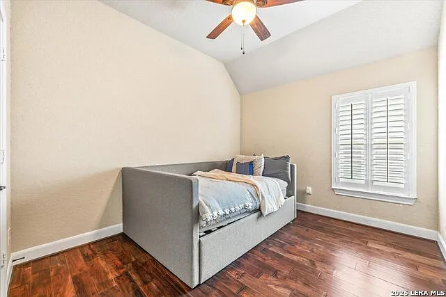 10515 Alcantara — Photo 16