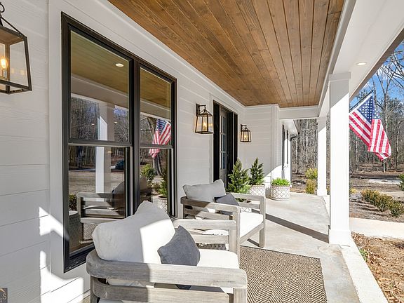 4th image of 459 Lester Rd