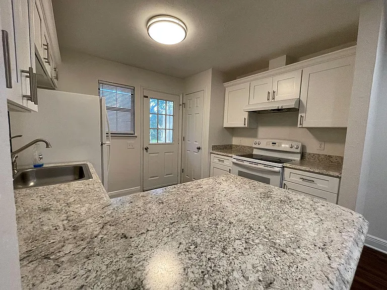 3720 Donovan Dr #C — Photo 10