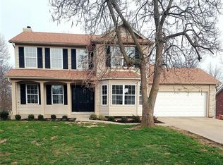 878 Whispering Windsong Dr, O'Fallon, MO
