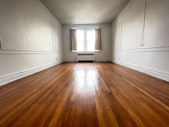 4th image of 34 Kensington Ave #11E