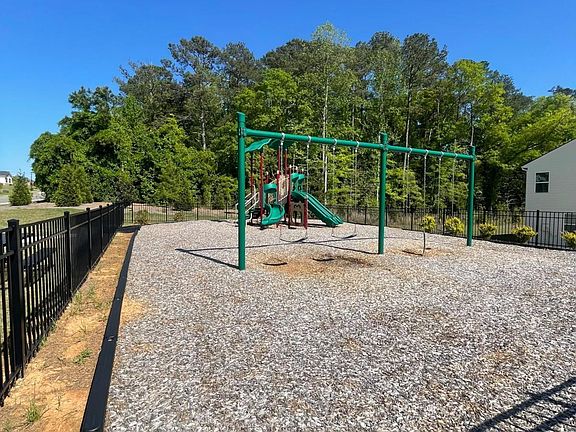 3rd image of 205 Sullivan St