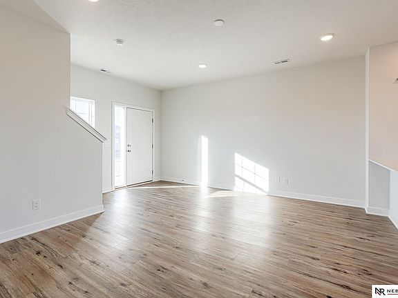 4th image of 4571 Leawood Ct