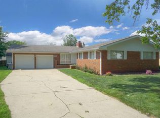 3132 Elmhurst Dr, Springfield, IL 62704