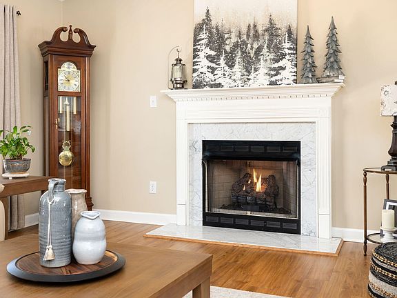 3rd image of 1157 Franklin Ln