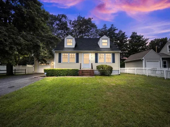 19 LAKEVIEW Avenue, Poughkeepsie, NY 12603