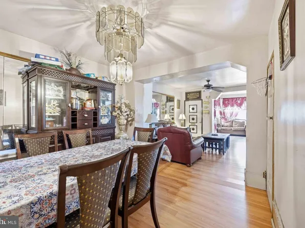 1979 W Sparks St, Philadelphia, PA 19141