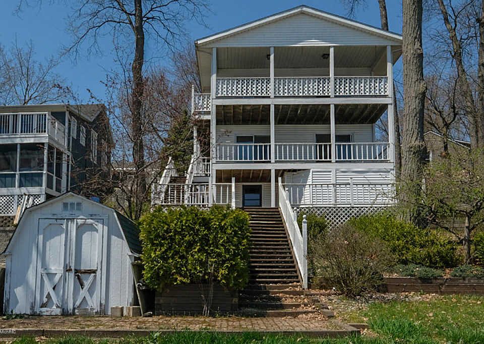 1st image of 14831 N Barton Lake Dr