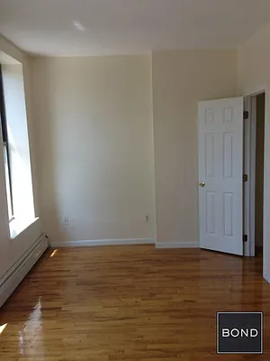 Rented by Bond New York | media 23