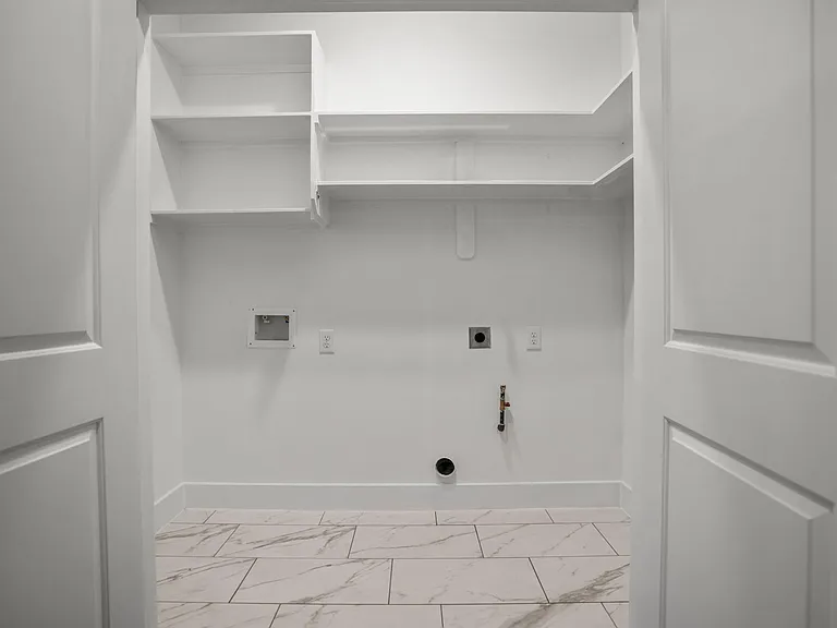 314 N Stiles St — Photo 35