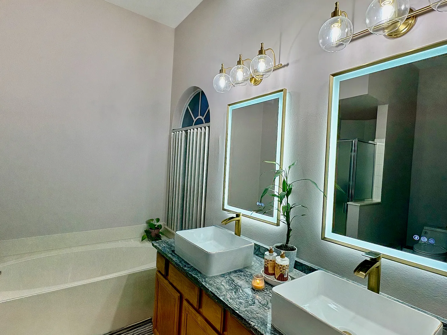4 bed, 2014 sqft, $3,350 — Photo 4