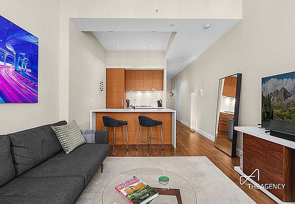 3rd image of 140 W 22nd St APT 6B