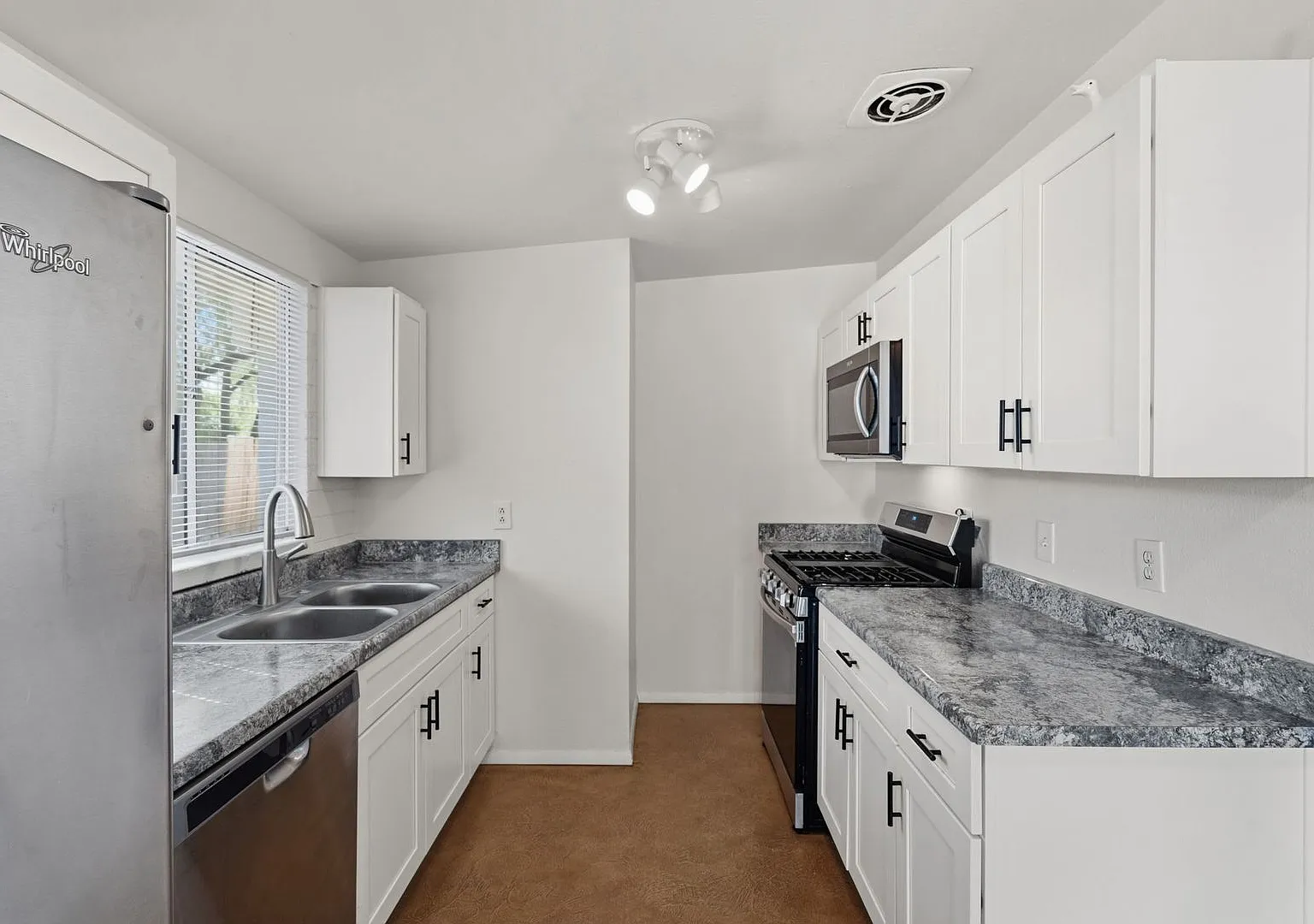1515 Blacklidge — Photo 2