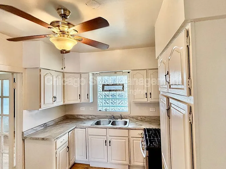 1434 W 112th Pl — Photo 2