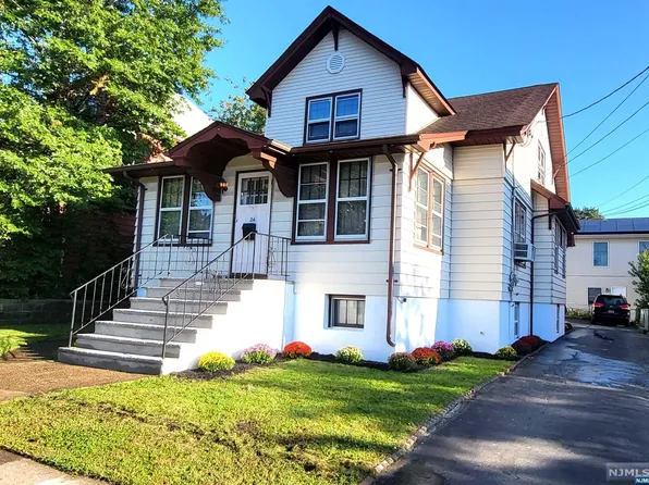 24 Summit Ave, Elmwood Park, NJ 07407